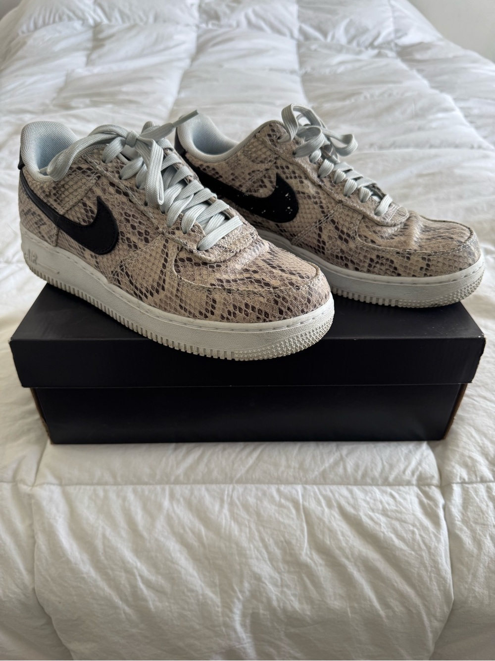 Nike Air Force 1 '07 PRM — White, Black, Platinum